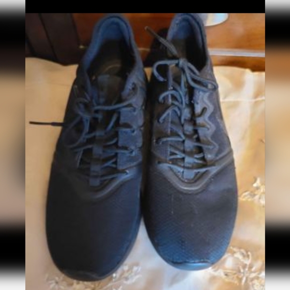 Woman's Nike Sneakers size 10 - Picture 1 of 5